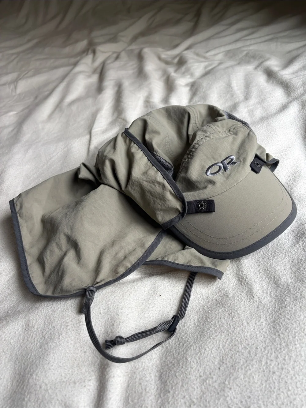 Outdoor Research Sun Hat with Detachable Neck-Flap in Beige/Gray with Dark Trim